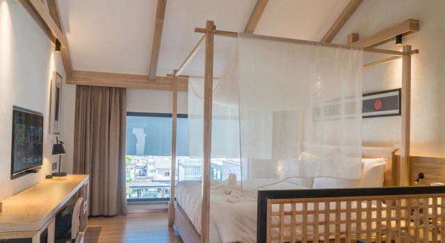 Deluxe suite Dali Lridescent Clouds Hotel