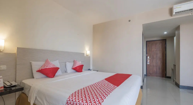 Двухместный номер Deluxe OYO 1081 Allson City Hotel Makassar