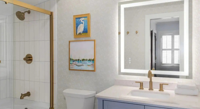 Номер Standard с красивым видом из окна Elizabeth Pointe Lodge
