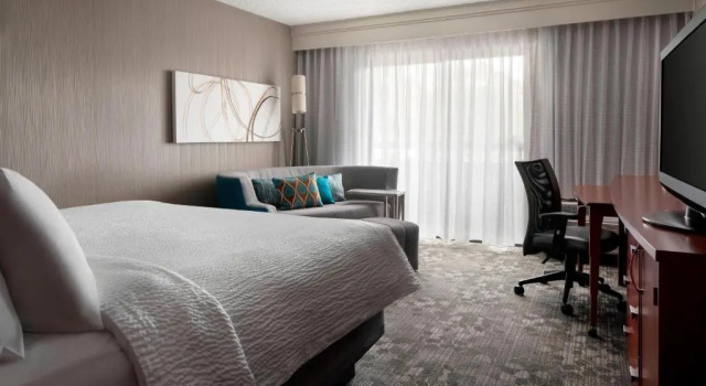 Номер Standard Courtyard by Marriott San Francisco Airport