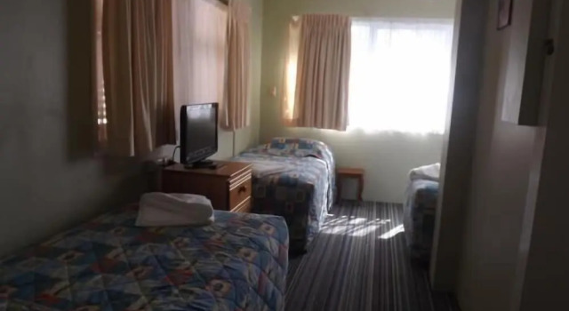 Четырёхместный семейный номер Standard Golden Sands Motor Inn