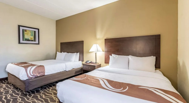 Четырёхместный номер Standard Quality Inn & Suites Southport
