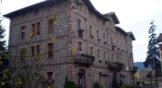 Hostal Bofill, Book Hotel Hoteller i Osona med parkering, Parkering