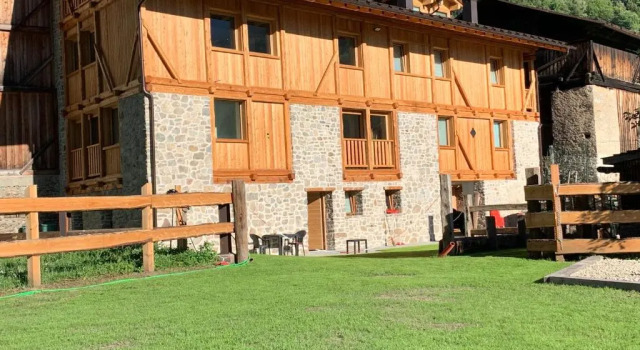 Апартаменты Camelot Luxury Houses Horses
