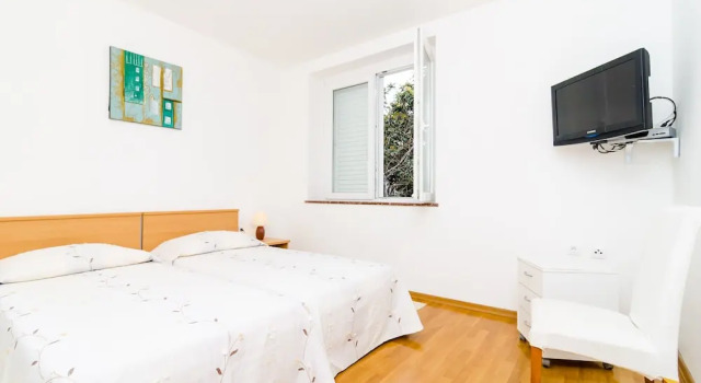 A4-harmony Apartment Close To The Sunset Beach And Lapad Promenade, Забронировать Апартаменты/квартира Lazaret , рядом с Частный пляж Hotel Vis
