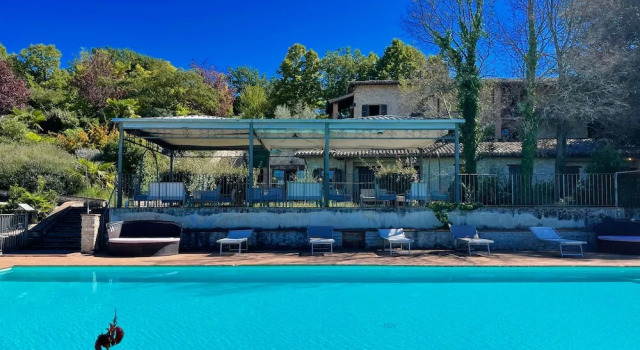 Apt 2. Air Con. Free car Park. Infinity Pool. Beautiful Grounds. Sleeps 4, Varaa Hotelli Spoleto Umbria