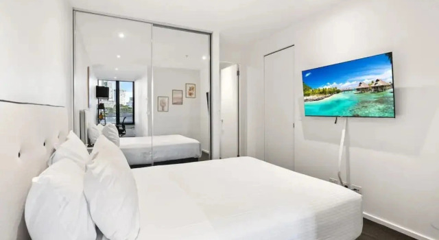 Stylish Southbank 2-bed Flat w/ Balcony, Забронировать Апартаменты/квартира Апартаменты Мельбурна, рядом с Victoria Police Museum, Апартаменты/квартира
