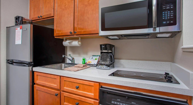 Двухместный люкс c 1 комнатой Courtyard by Marriott Knoxville Cedar Bluff
