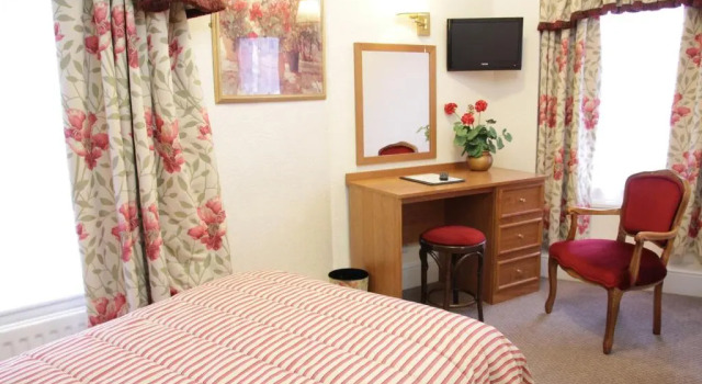 Номер Standard Royal York & Faulkner Hotel