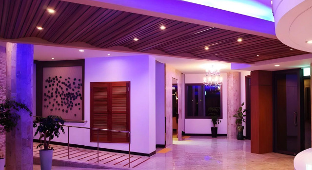 Login Hotel, Rezerwuj Hotel Hotele w Czedżu z basenem, Basen