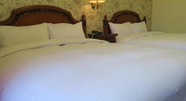 Четырёхместный номер Economy Champagne Hotel