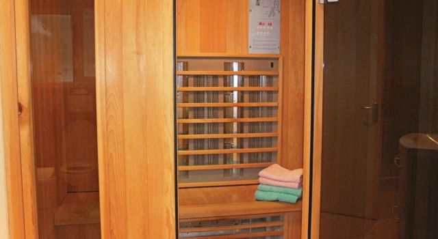 Amazing Home in Lunteren With 6 Bedrooms, Sauna and Wifi, Rezerwuj Hotel Hotele w Veluwe z parkingiem, Parking