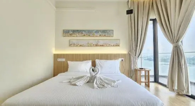Семейный люкс с видом на море Country Garden Danga Bay Sea View Homestay by Stayrene