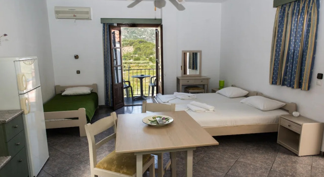 Студия с балконом Villa Maria