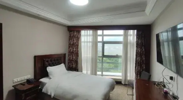 Одноместный люкс с видом на озеро Wenling Leidasen Hotel