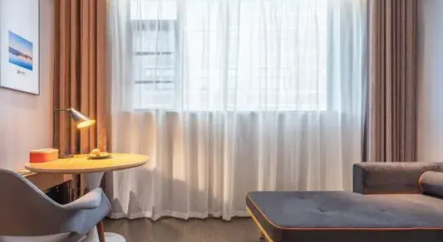Номер Standard Atour Hotel Kunming Jiantou Building Jingkai District