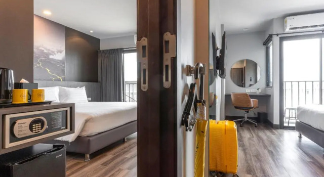 Четырёхместный номер Standard с балконом Sleep Mai Chiang Mai Airport Lifestyle Hotel Free Scheduled CNX Airport Shuttle