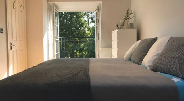 2 Bedroom Home With A Garden, Забронировать Дом для отпуска Коттеджи Баттерси, Коттедж