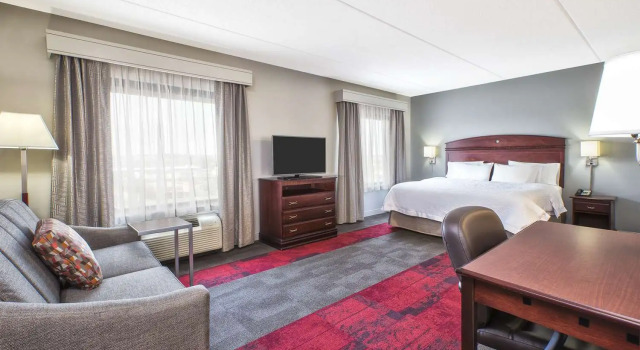 Двухместный люкс Hampton Inn & Suites Madison - West
