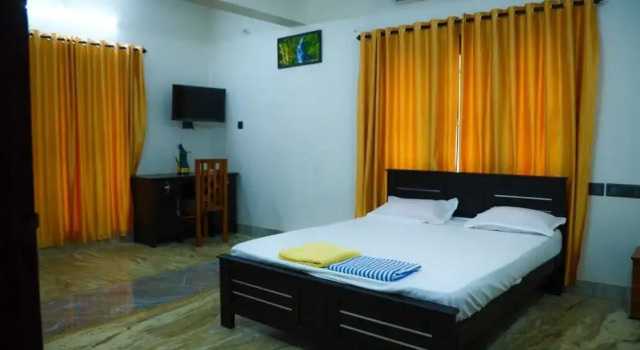 Двухместный семейный номер Standard с видом на бассейн Ocean Queen Palace Poovar