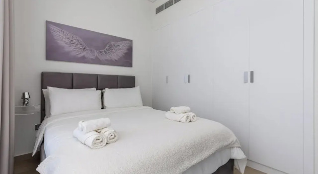 Waves - Azizi Riviera 24: Modern 1 Bedroom Apartment