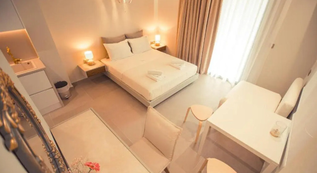 IO Luxury Pool & Hot Tub Suites, Reserva ahora Hotel Mitikas 
