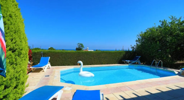 Вилла с 3 комнатами Lemon Grove Villa Dio