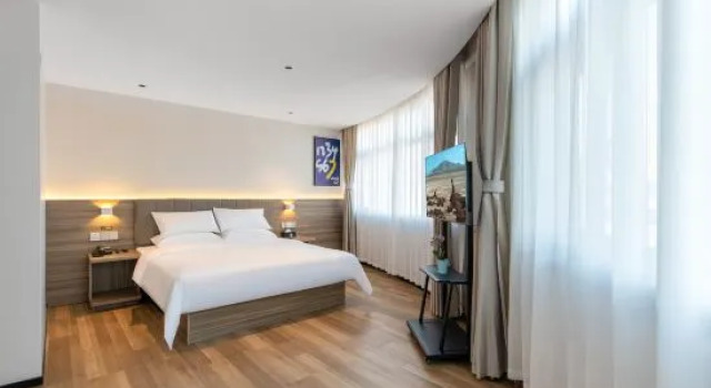 Люкс Deluxe 7 Days Premium· Xinxiang Huojia Zhongshan Road Hotel