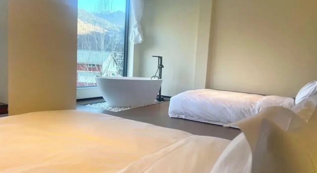 Шестиместный номер Comfort с видом на горы Harmony Zen Retreat in Jiuzhai Valley
