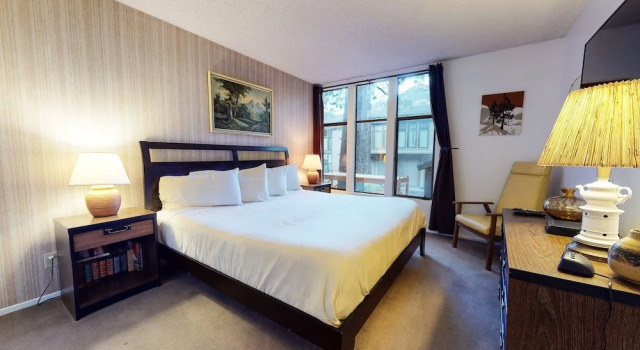 St. Moritz 12 Bright and cozy Mountain Cabin, Centrally Located by RedAwning, Забронировать Апартаменты/квартира Отели Маммот-Лейкс с бассейном, рядом с Поле для гольфа Snowcreek, Бассейн