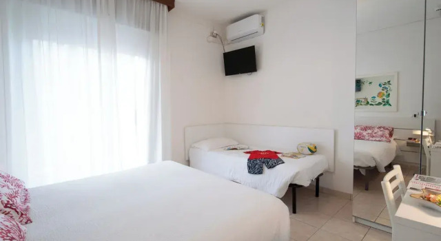 Номер Economy Le Petit Hotel