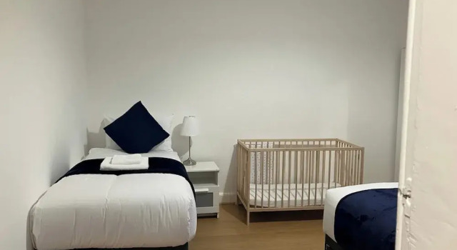 Suitable for Couple or Young Family, Забронировать Апартаменты/квартира Апартаменты Эдинбурга, рядом с Холирудское абатство, Апартаменты/квартира