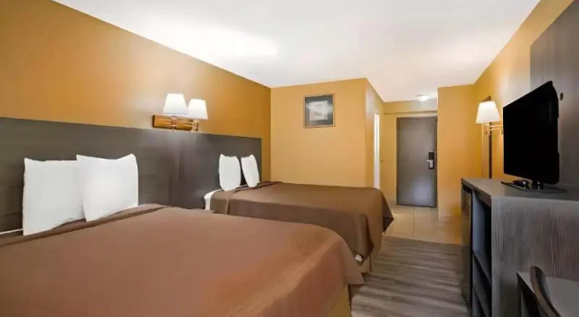 Четырёхместный номер Standard Econo Lodge Allentown North