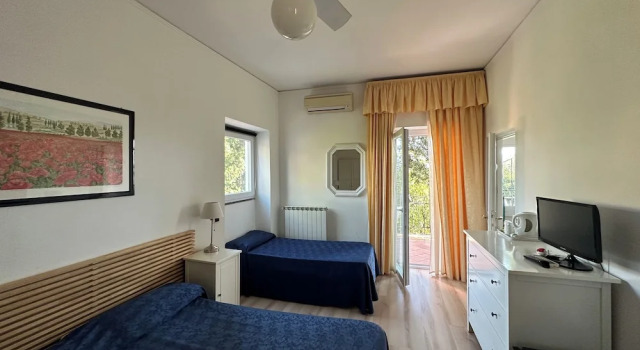 Трёхместный номер Standard с балконом и с видом на море Hotel LIsola