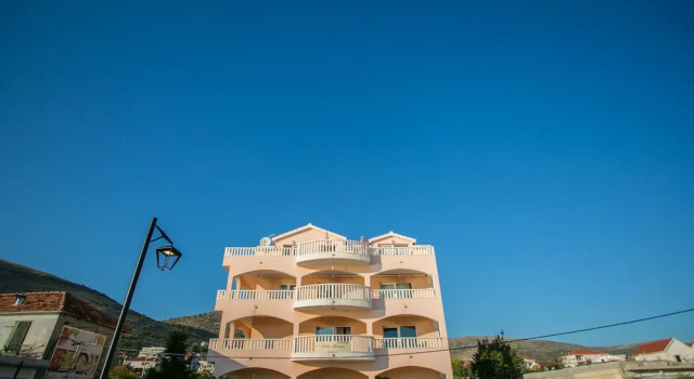 Kaja - right next to the beach, Забронировать Апартаменты/квартира Отели Сегет Доний с парковкой, Парковка