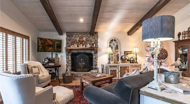 Bella Luna Cottage - Three Bedroom Cabin