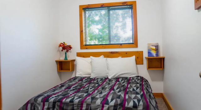 4 bedroom Blue Mountain Cottage with Private Beach Access, BBQ, Petfriendly, Varaa Lomakoti Blue Mountains 