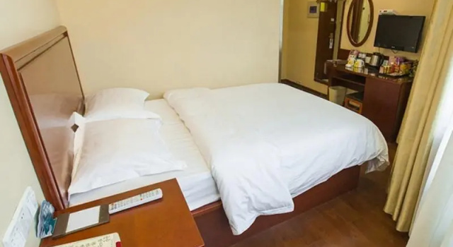 Двухместный номер Standard GreenTree Inn ShanDong LinYi YiShui County Angel Garden Express Hotel