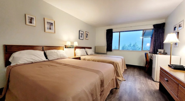 Четырёхместный номер Standard с видом на горы Ridgeview Motor Inn