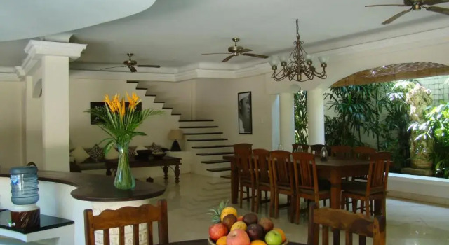 Вилла с бассейном с 4 комнатами Villa Coco Bali
