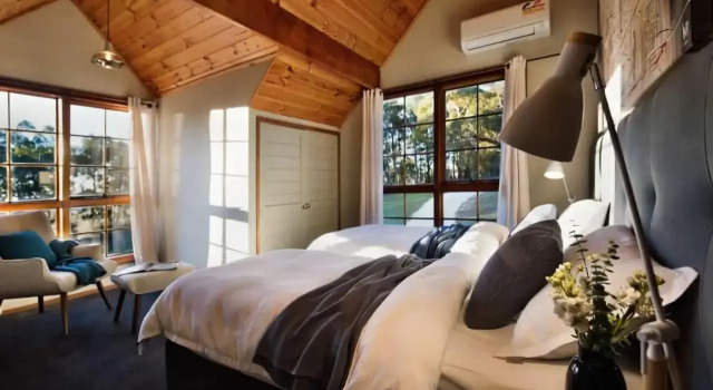 Cedar and Stone - Daylesford Region, Book Hotel Daylesford 