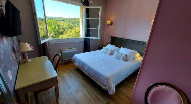 Двухместный номер Standard с видом на бассейн Hôtel Les Hauts de Mourèze