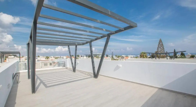 Ocean 11 Villa, Varaa Villa Hotellit Protarás uima-altaalla, Uima-allas