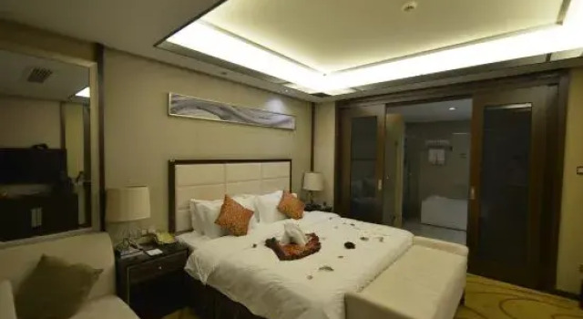 Двухместный люкс Deluxe с балконом Menfut International Resort Hotel