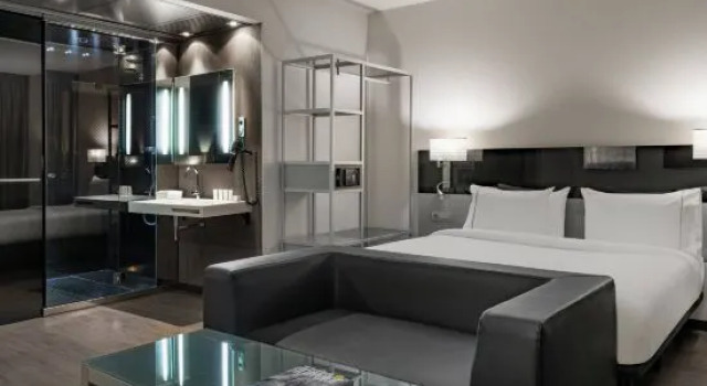Номер Superior AC Hotel Atocha by Marriott