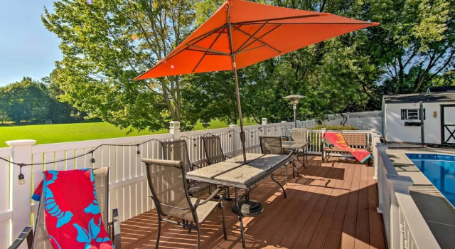 Spacious Palmyra Home w/ Fire Pit & Deck!, Book Hotel Palmyra Hershey-Harrisburg