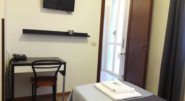 Одноместный номер Economy с балконом Hotel Brivio