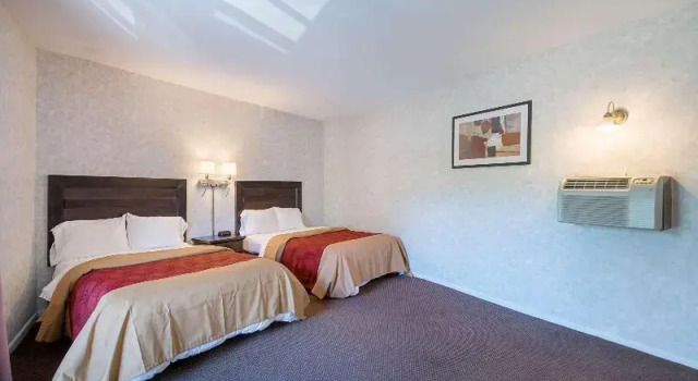 Двухместный номер Standard с балконом и с красивым видом из окна Econo Lodge Lee - Great Barrington