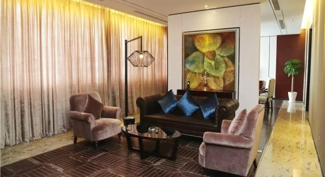 Jiuhua Jin Jiang International Hotel, Prenota Hotel Hotel in centro a Zhenjiang, hotel in centro a Zhenjiang