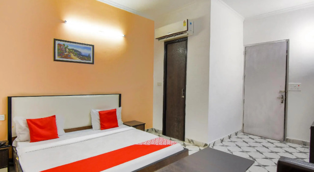 OYO 46735 Hotel Royal Dreams, Book Hotel Amritsar Punjab